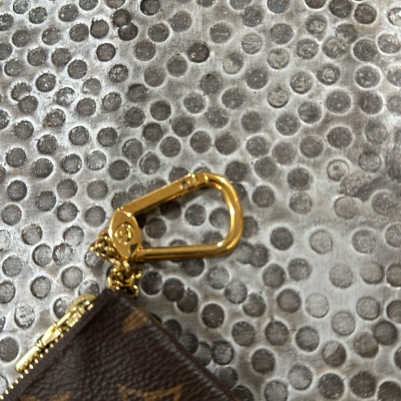 Louis Vuitton key pouch - Picture 3 of 5
